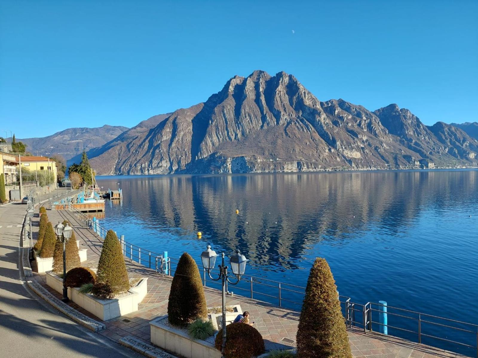 Miralago Casa Vacanze Riva di Solto Eksteriør billede