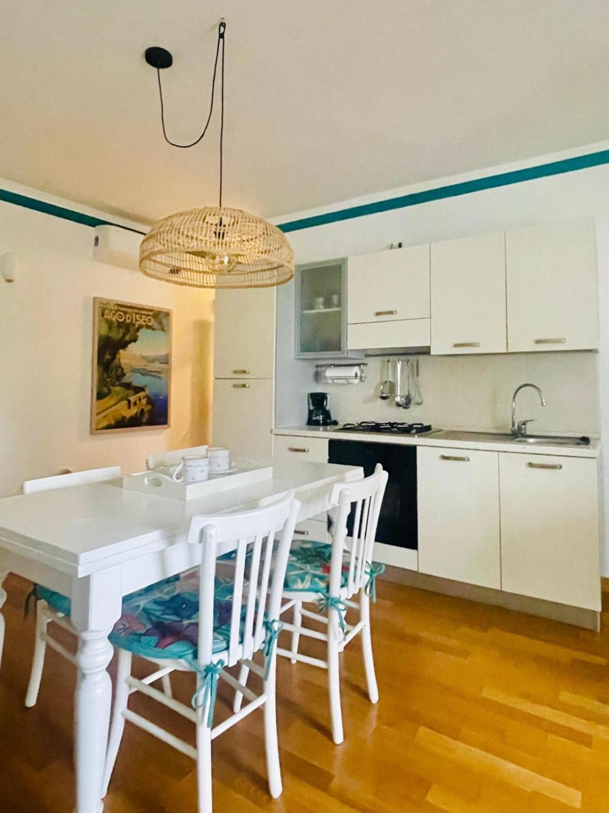 Miralago Casa Vacanze Riva di Solto Eksteriør billede