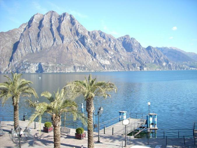 Miralago Casa Vacanze Riva di Solto Eksteriør billede